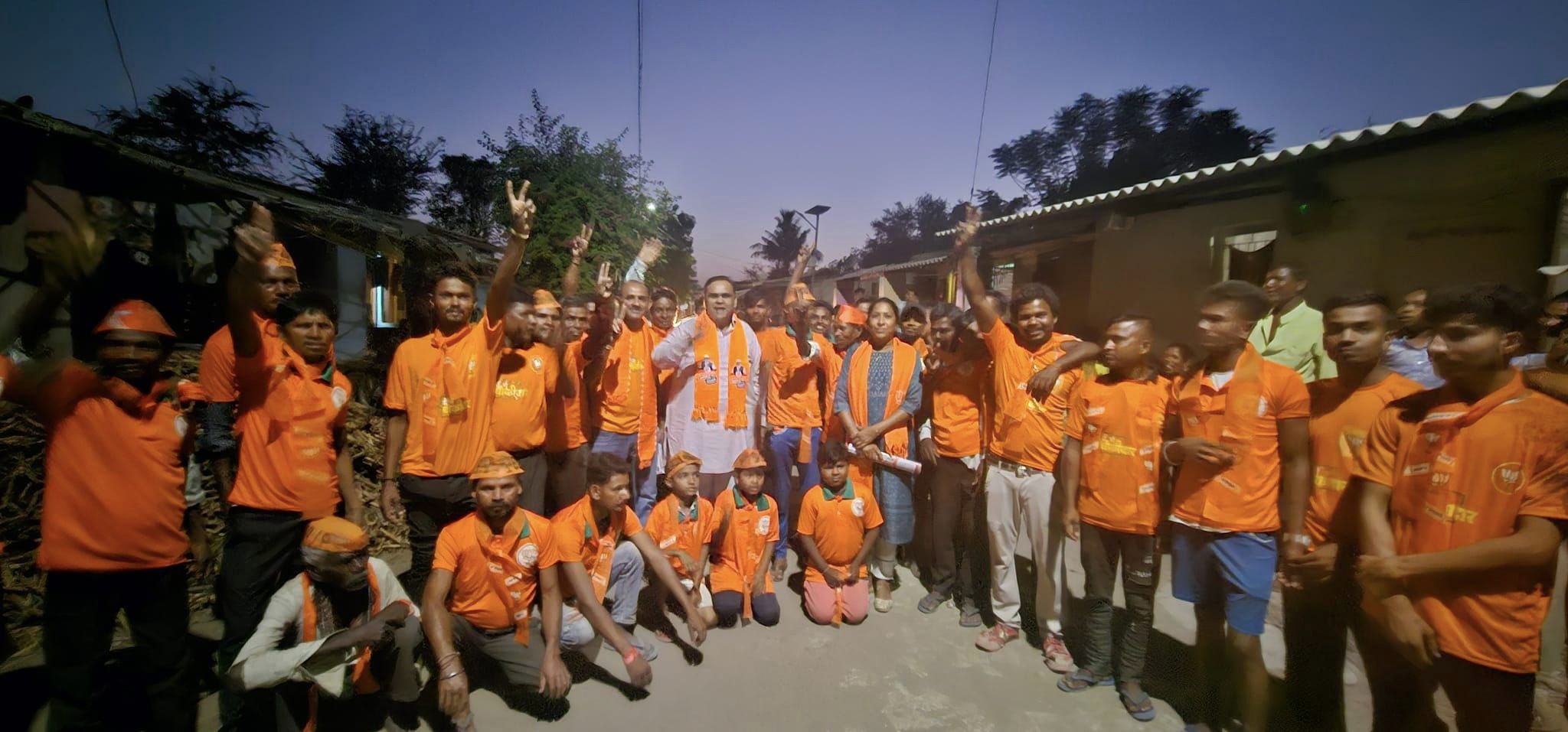 તા.૦૪-૦૫-૨૦૨૪ ના રોજ મારા ગામ કાનીમાં ડોર ટુ ડોર પ્રચાર કર્યો.